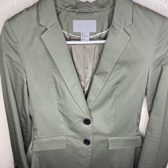 Blazer - Picture 2 of 4